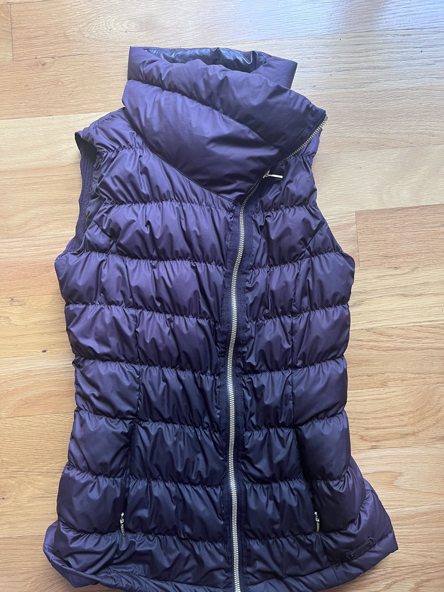 Athleta puffer vest women’s XS