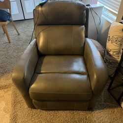 Standing Recliner 