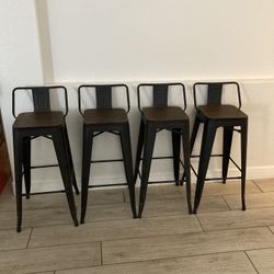 4 Metal Bar Stools 