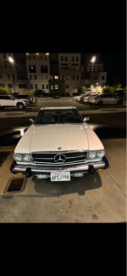 Classic Mercedes Benz 560sl R107