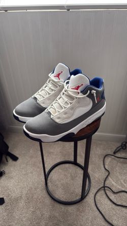 Jordan Max Aura 2 Grey Royal Blue Mens size 9.5 White Track Red CK6636 004