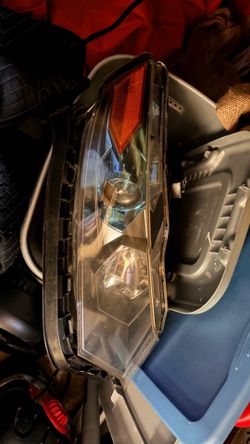 2010-2011 Honda Insight Headlight passenger Assembly New