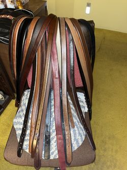 Medium Size Men’s Belts (28 belts)