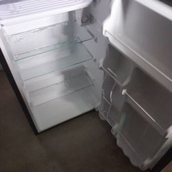 Small Refrigerator   For Sale   SUPER Clean 