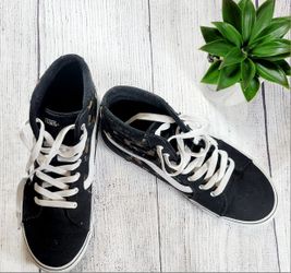 New Big Girl Vans Sneakers Size 5