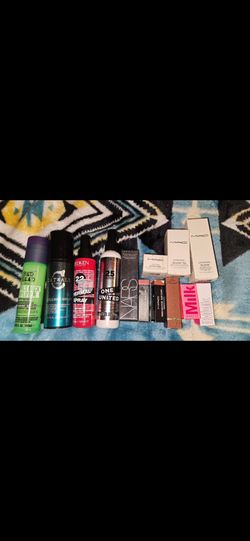 Make up & hygiene items