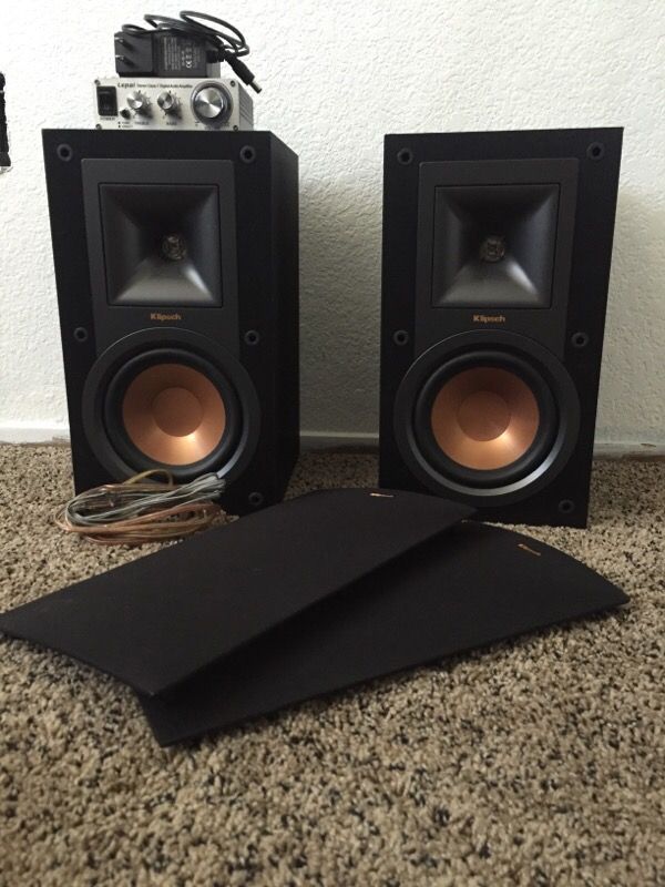 Klipsch R15M Bookshelf Speakers / Studio Monitors for Sale in
