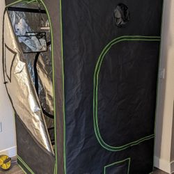 4X4 Grow Tent With Lights