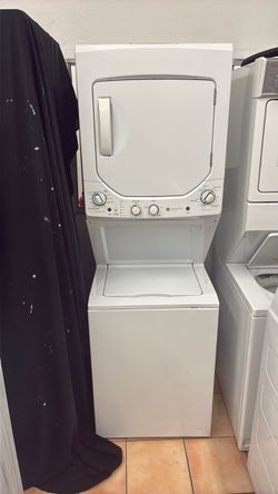 WASHER AND ELECTRIC DRYER AND TOWER 220V