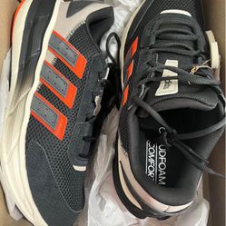 Men’s new Adidas ASTRASTAR SHOES size 11