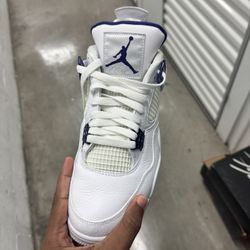 Jordan 4 Metallic Purple