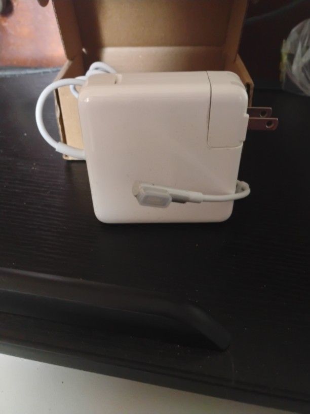 MacBook Pro Charger 85w