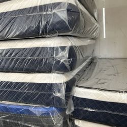 Queen Plush Pillow Top