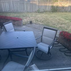 Patio Set With Cover