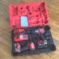 Milwaukee 3697-22 M18 FUEL 18V Brushless Cordless 2-Tool Combo Kit – Hammer Drill & Impact Driver