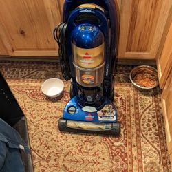 Large Blue Bissell Lift  Off Vacuum Cleaner.