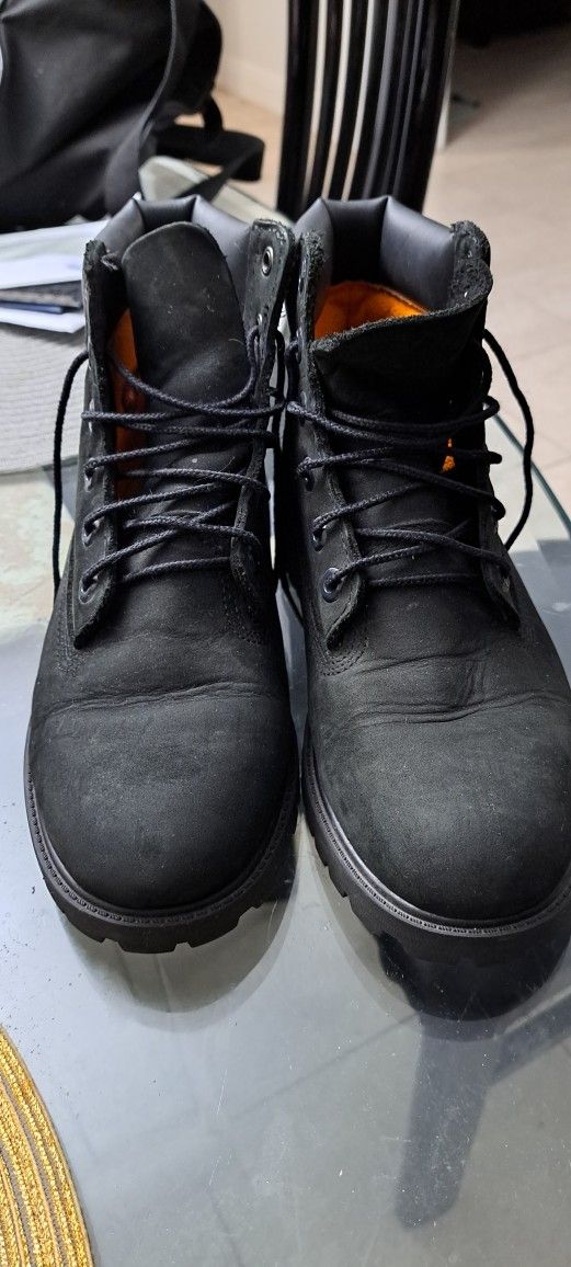 BOYS  TIMBERLAND BOOTS WATER PROOF COLOR BLACK SIZE 6.5 LIKE NEW 