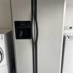 Frigidaire Fridge Side by Side 36” width like new!