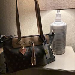 Dooney And Bourke Bag 