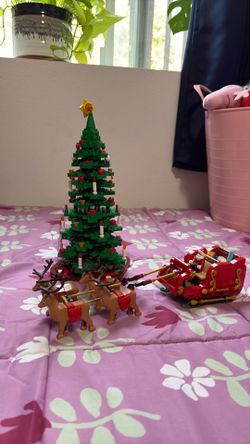 Lego Christmas tree 40573 & Santa’s Sleigh 40499