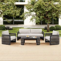 Henredon Cheval 4-piece Outdoor Patio Seating Set $1699.99