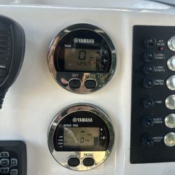 2020 22ft Robalo Center Console Boat