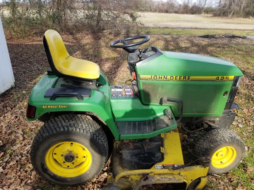 John Deere 425