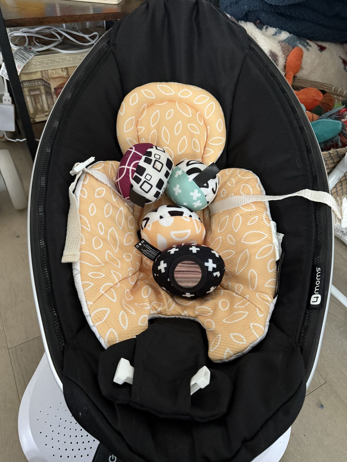 4Moms mamaroo Multi Motion Baby Swing