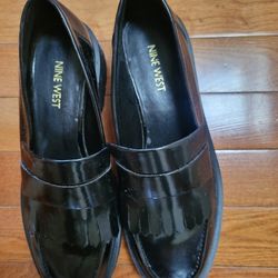 Loafer for women size 7 used like new pick up only 