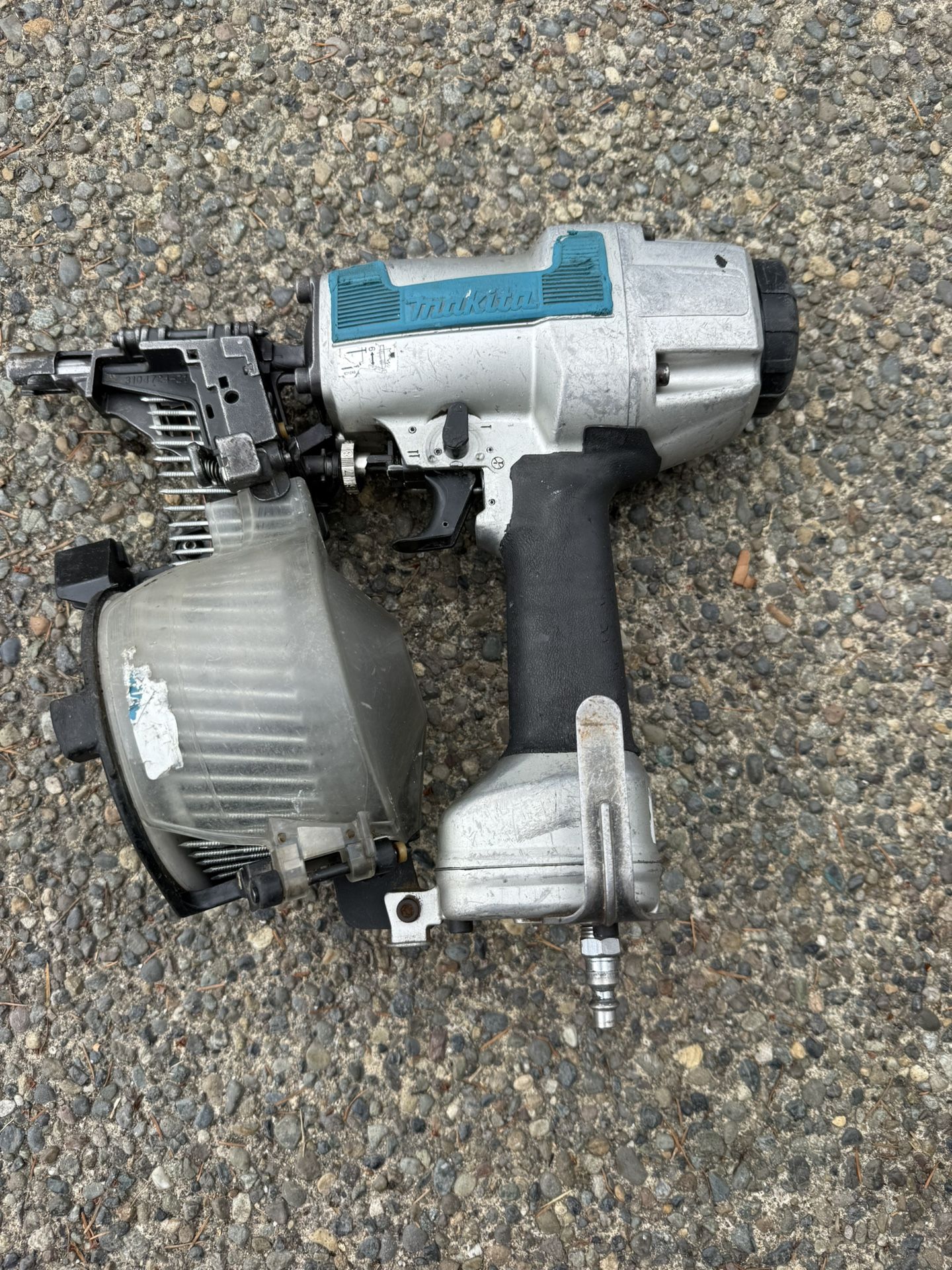 Makita 611 Siding Coil Nail Gun