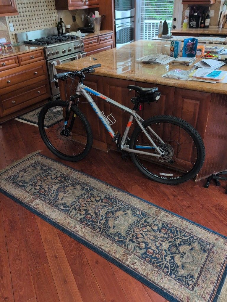 Raleigh Talus Mountain Bike, 21 Speed