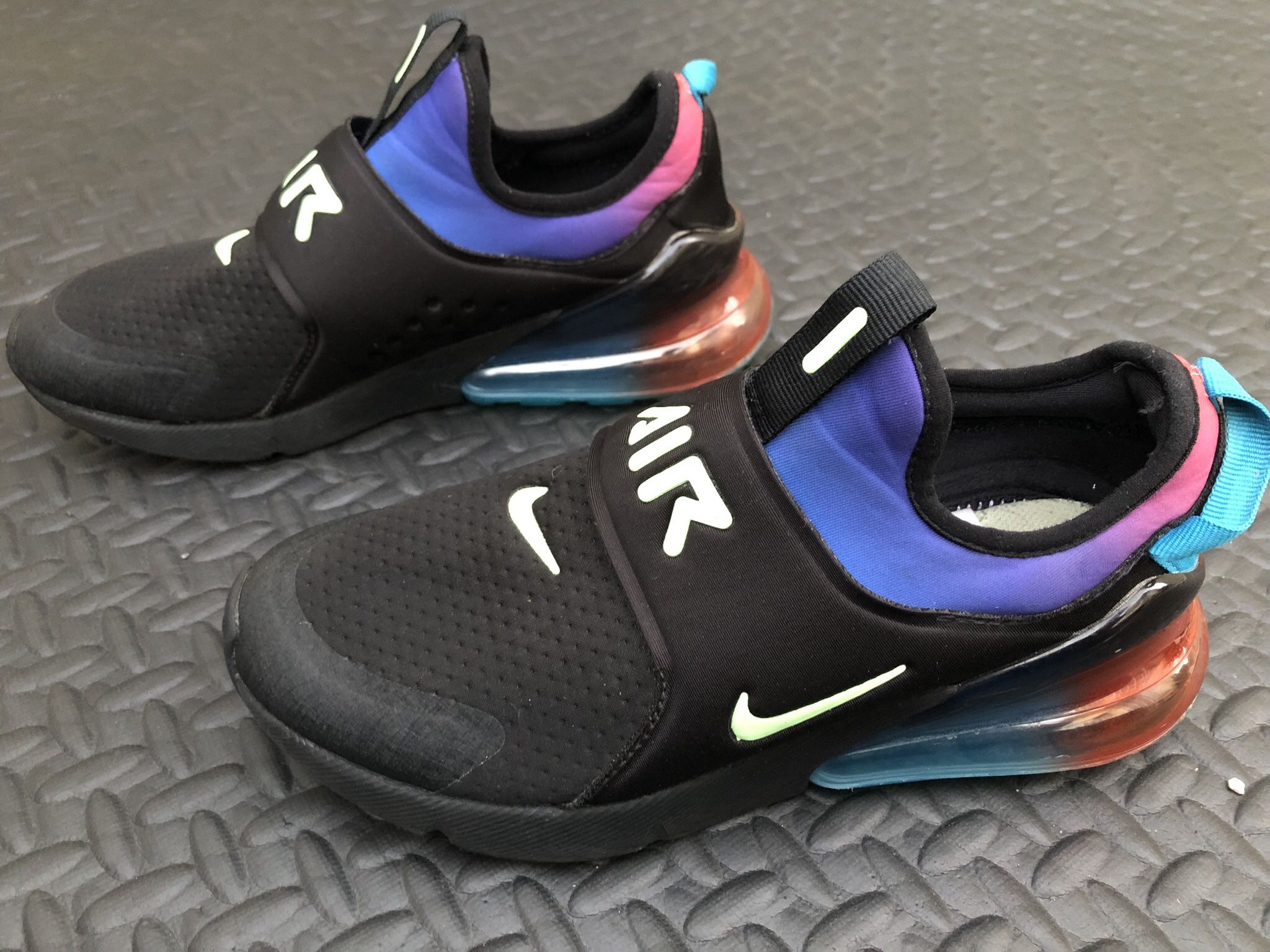 Nike Air Max 270 Extreme SE GS Black Ombre Size 5.5y . Normal wear but still in nice condition. $30 firm