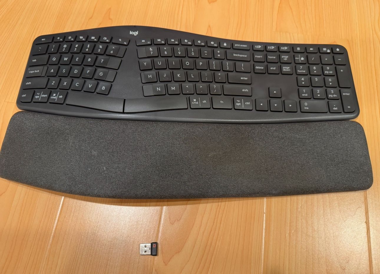 Logitech ERGO K860 Wireless Ergonomic Keyboard - Split Keyboard, Wrist Rest, Natural Typing, Stain-Resistant Fabric, Bluetooth