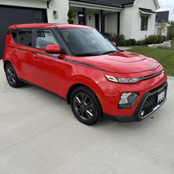 2021 INFERNO RED KIA SOUL EX (MINT CONDITION) LOW MILES 