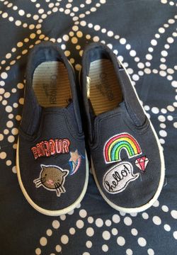 Oshkosh girl flats