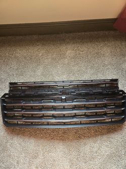 24-26 Chevy Traverse OEM Grille/Emblem