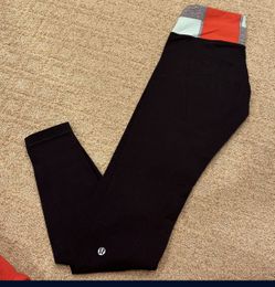 LULULEMON REVERSIBLE LEGGING