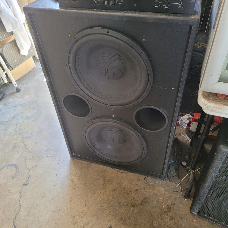 Speaker Box With Two 15" Woofers Has Crossover For Bass