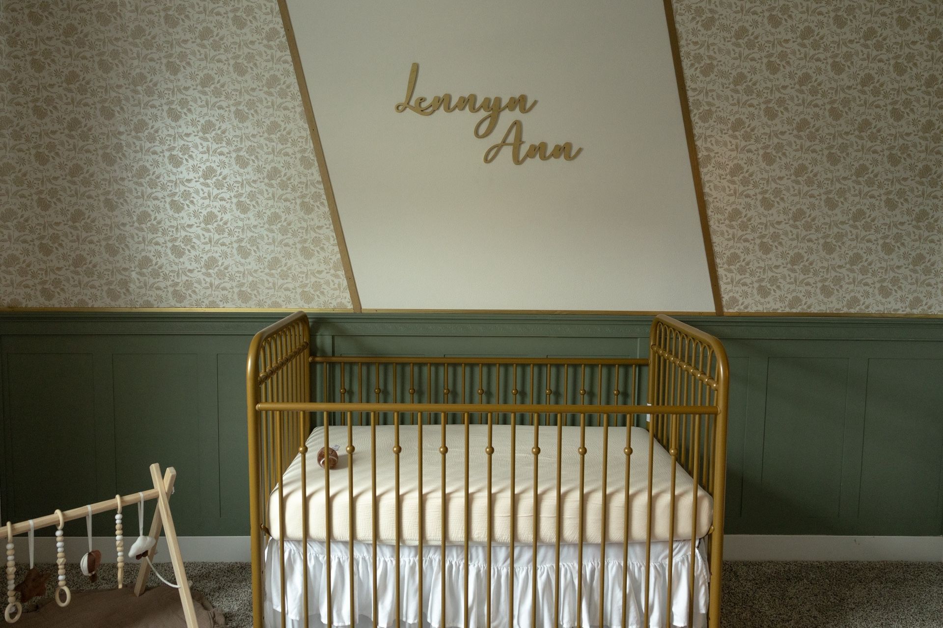 Brand New Baby Crib + Mattress + Accessories ($700 Value!) — Never Used 