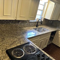Granite Countertops Full backsplas 