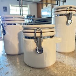 Set of 3 White Ceramic Jars - Airtight Closure