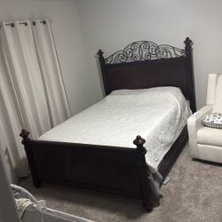 Queen Size Bed 