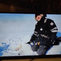 SAMSUNG 40" HD SMART TV WITH ALEXA & GOOGLE VOICE CAPABILITY 