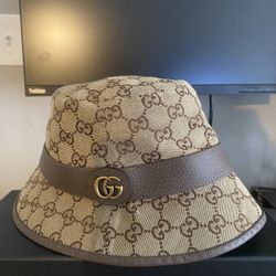 Gucci hat Small 