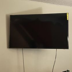 60’ Samsung Smart TV / with Mount