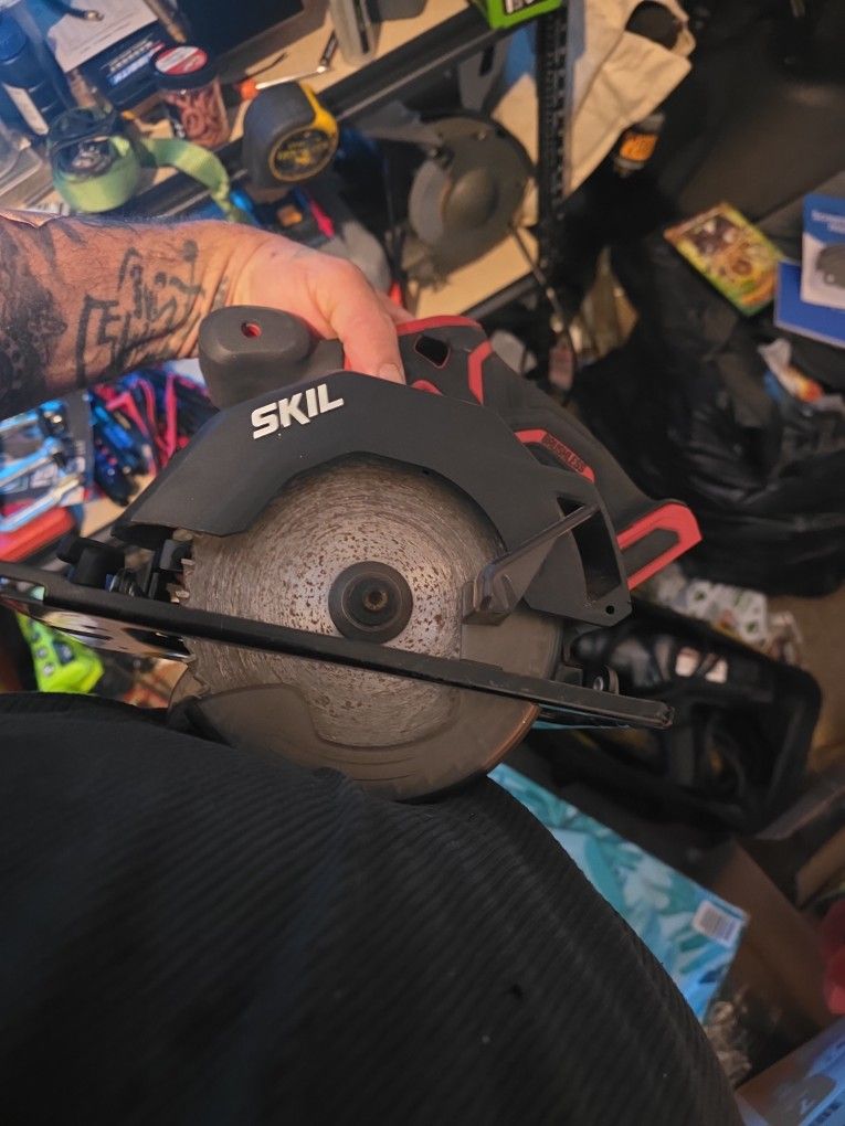 SKIL 12v Saw
