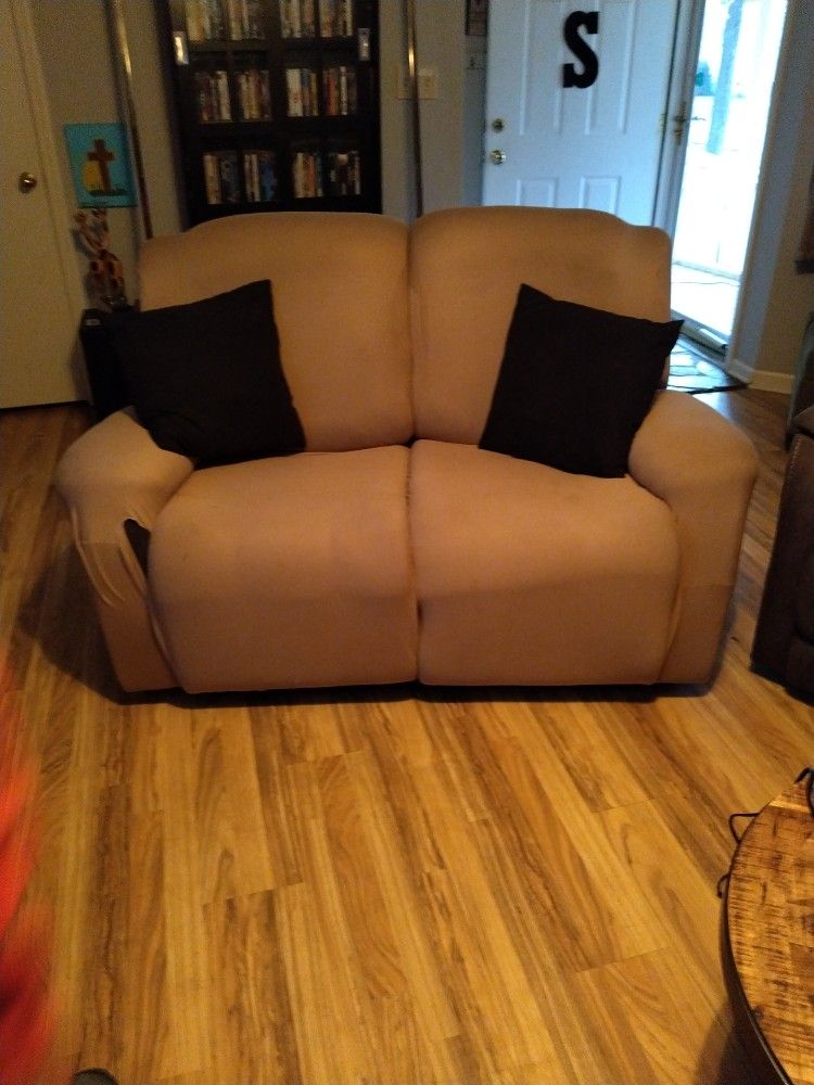 Excellent Condition Reclining Sofa and Matching Loveseat