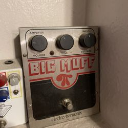 Electro Harmonix (truly very) BIG MUFF