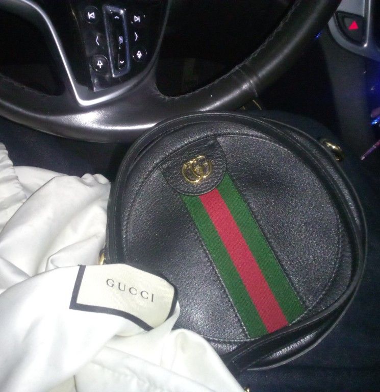Min Round Black Leather Gucci Backpack 