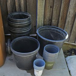 Assorted Plastic Pots
